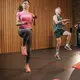Gerakannya dapat dilakukan dalam waktu singkat tanpa harus pergi ke gym, mulai dari squat, jumping jack, hingga berjalan cepat di sela aktivitas. (Foto/Dok: Pexels)