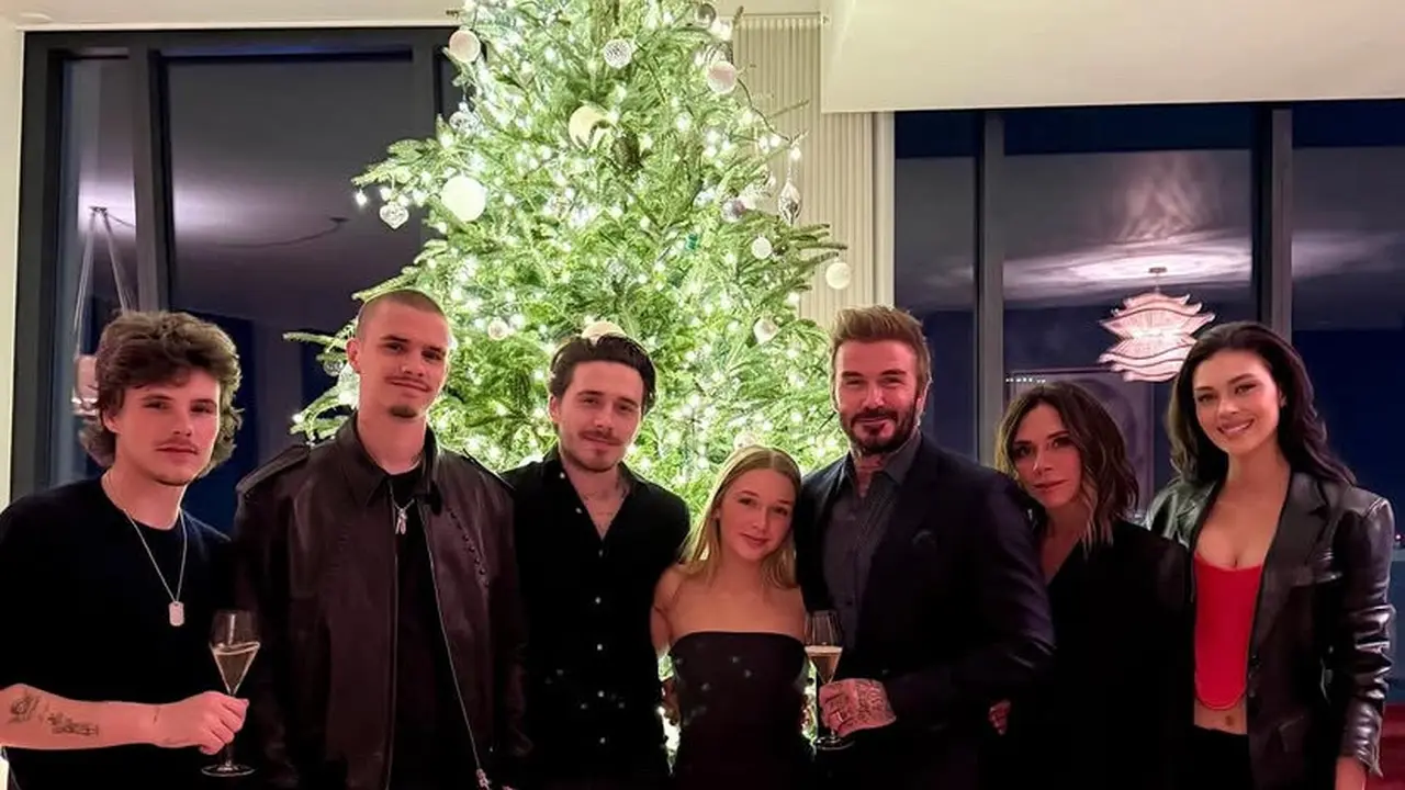 Keluarga Good Looking David dan Victoria Beckham Rayakan Natal di Rumah Mewah