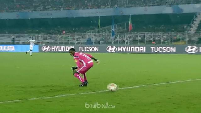 Kiper Mali, Youssouf Koita melakukan blunder memalukan saat hadapi Brasil. This video is presented by Ballball.
