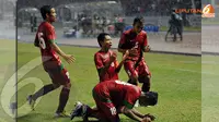 Evan Dimas (tengah) bersimpuh dan mengucap syukur usai mencetak gol ke gawang Korea Selatan