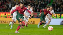 Ronaldo jadi bintang kemenangan Portugal atas Liechtenstein. (AP Photo/Armando Franca)