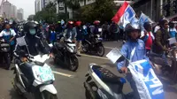 Tolak BBM Naik, Buruh Dorong Motor dari Thamrin ke Bundaran HI