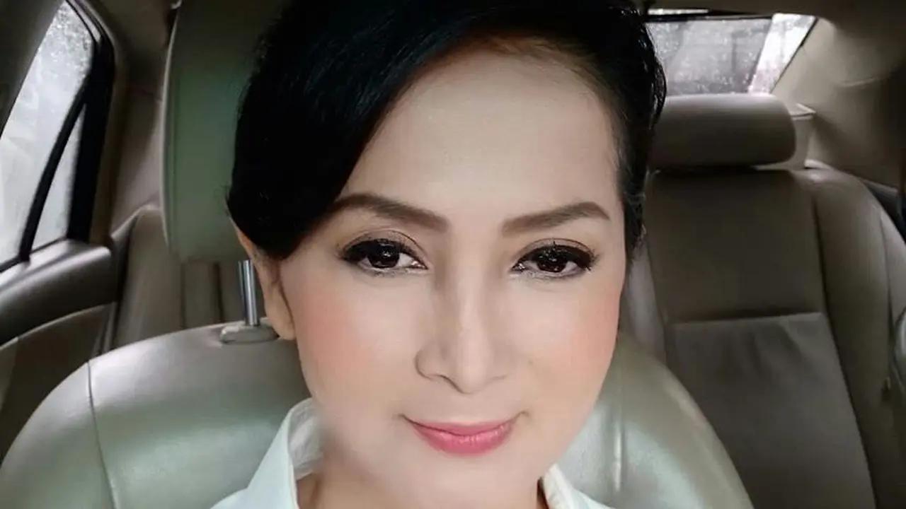 6 Potret Anna Maria, Istri Roy Marten yang Awet Muda