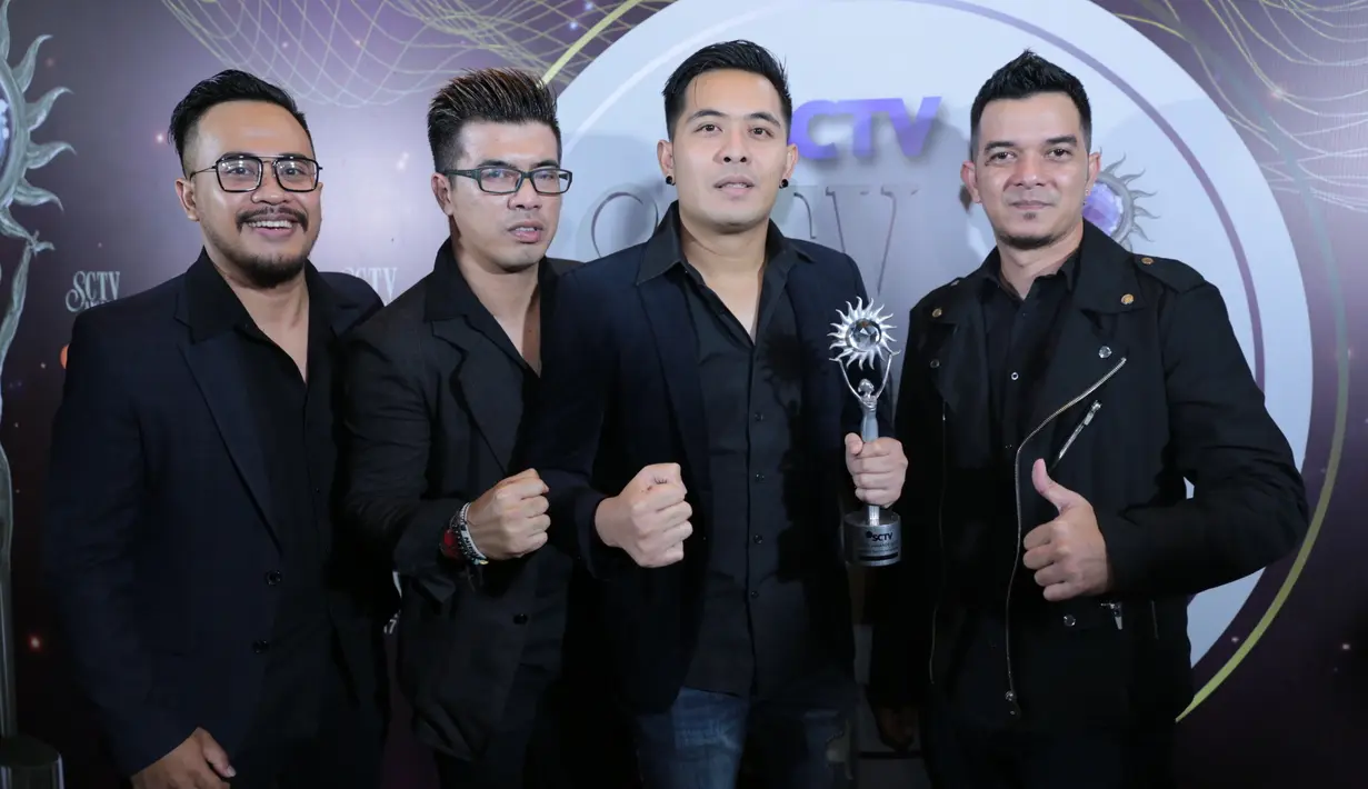 Ajang penghargaan paling bergengsi, SCTV Awards kembali digelar. Pada kategori yang pertama, SCTV Awards memberikan penghargaan untuk kategori Soundtrack Sinetron Paling Ngetop. (Adrian Putra/Bintang.com)