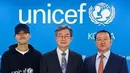 Beberapa waktu lalu, Siwon mengunggah fotonya bersama para perwakilan UNICEF dan mengucapkan rasa suyukur serta ungkapan terima kasih kepada pihak yang telah membantunya. (Instagram/siwonchoi)
