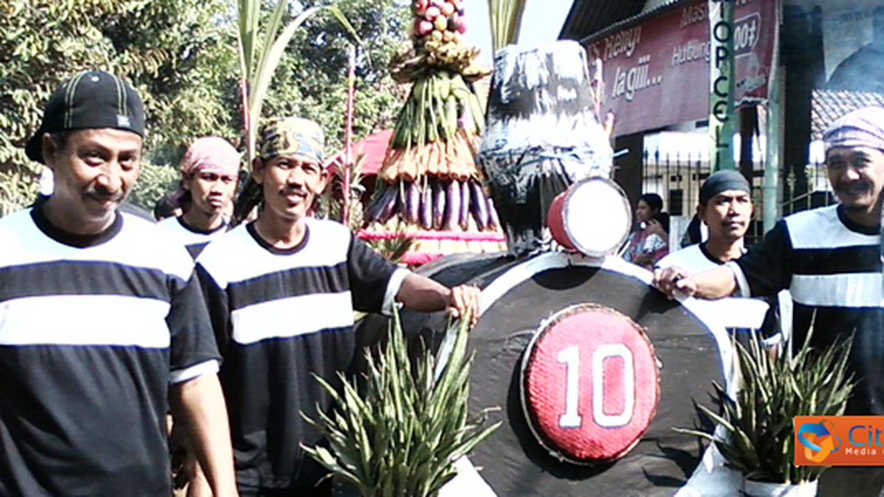 Upacara Ruwah Desa di Mojokerto