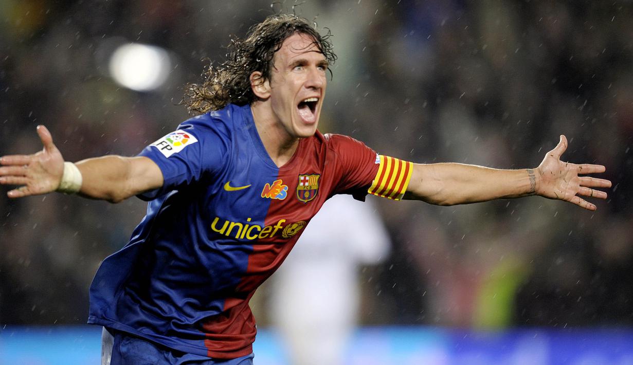 1. Carles Puyol – Mantan kapten Barcelona ini adalah salah satu bek tangguh pada masa nya. Permainan disiplin dan tak kenal kompromi membuat lini belakang Barca layaknya benteng kokoh. (AFP/Philippe Desmazes)
