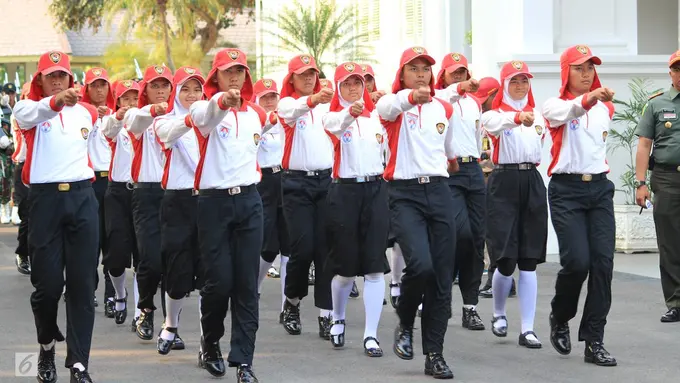 [Bintang] Siapakah Paskibraka Pembawa Baki di HUT RI ke-73?