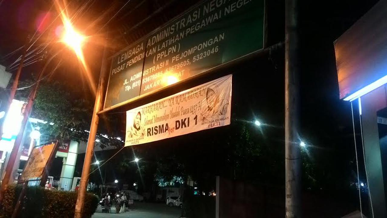 Spanduk 'Risma for DKI 1' Muncul di Pejompongan