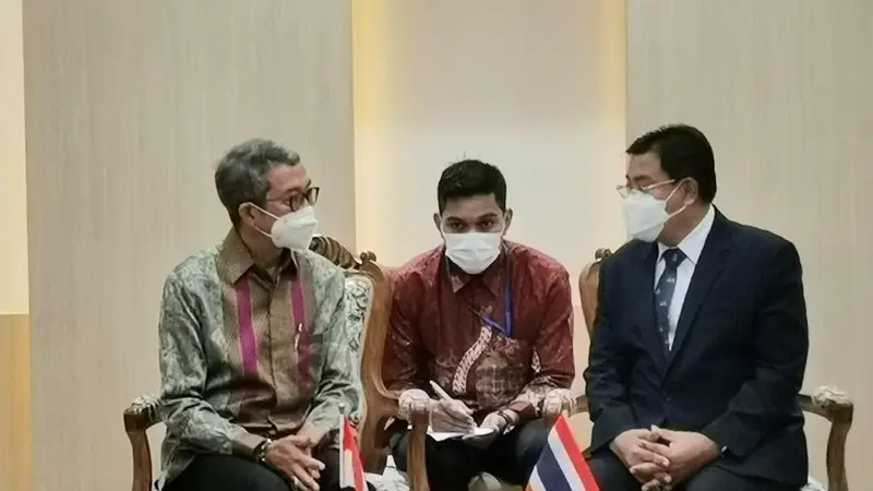 Duta Besar RI di Bangkok Rachmat Budiman bertemu dengan Gubernur Phuket, Gubernur Krabi dan Wakil Gubernur Surat Thani dalam rangkaian kunjungan kerja1-4 November 2021. (Foto: Kemlu)
