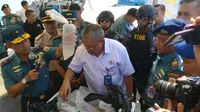 TNI Aangkatan Laut bersama Kementrian Kelautan dan Perikanan Ungkap Penyelundupan Baby Lobster ke Singapura senilai Rp. 37 miliar (Ajang Nurdin/Liputan6.com)