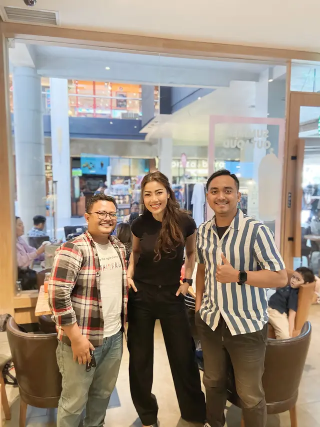 Inge Anugrah dan Tim Agensi Pendukungnya