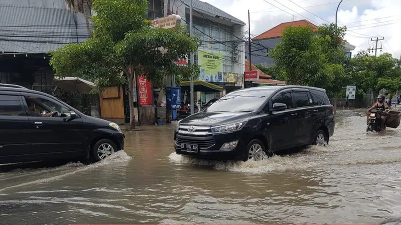 Hujan Sehari Semalam, Kawasan Kuta Dikepung Banjir