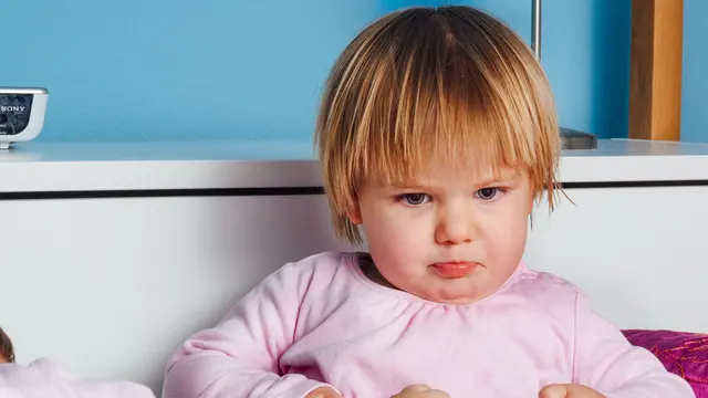 Infeksi virus dan bakteri menyebabkan anak demam naik turun