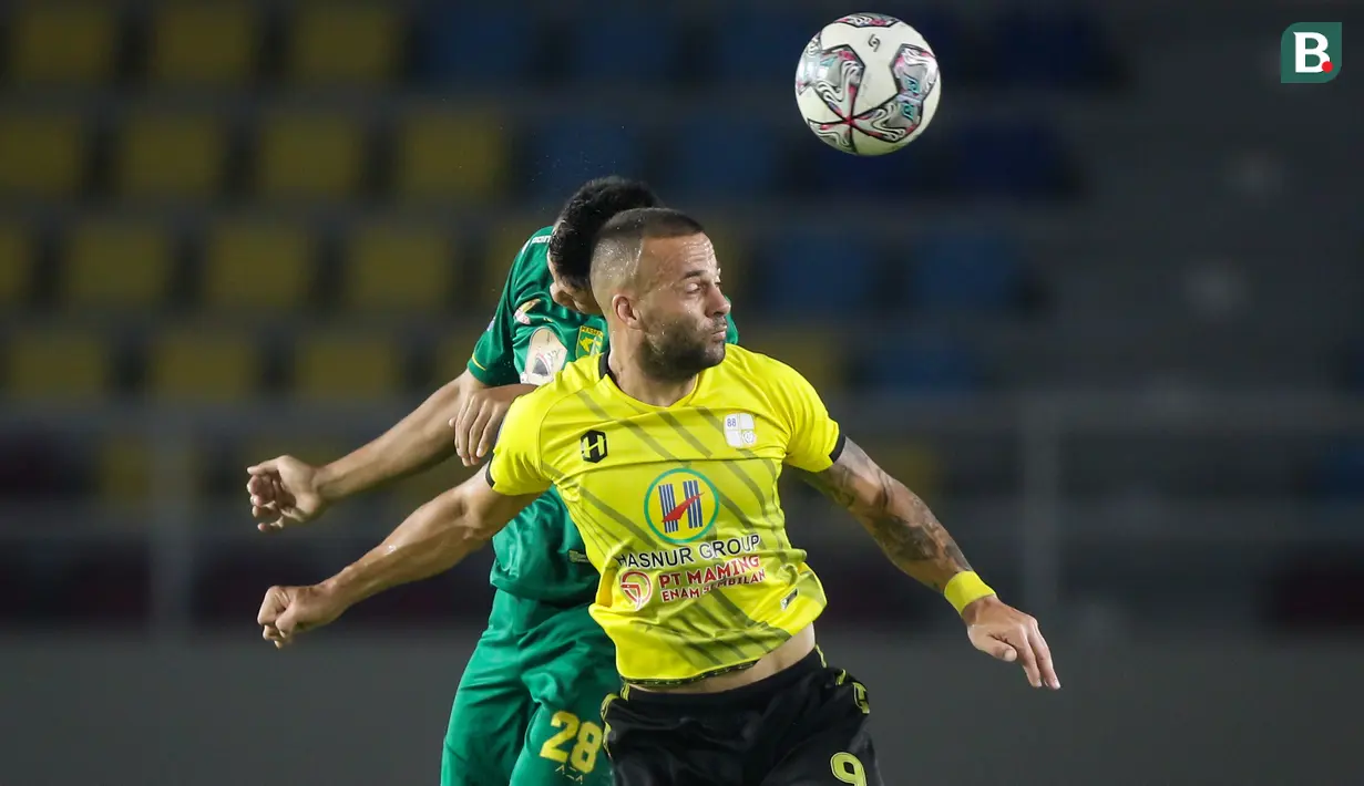 Aleksandar Rakic hanya mampu menyumbangkan 9 gol dan 3 assist dalam 28 penampilannya di BRI Liga 1 musim ini bersama Barito Putera dan Persikabo 1973. Catatan tersebut tentu sangat mengecewakan menginat Rakic adalah top skor Liga 1 2018. (Bola.com/Bagaskara Lazuardi)
