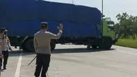 Pintu Tol Jateng Ditutup, Ratusan Kendaraan Diputar Balik di Exit Tol Gandulan Pemalang