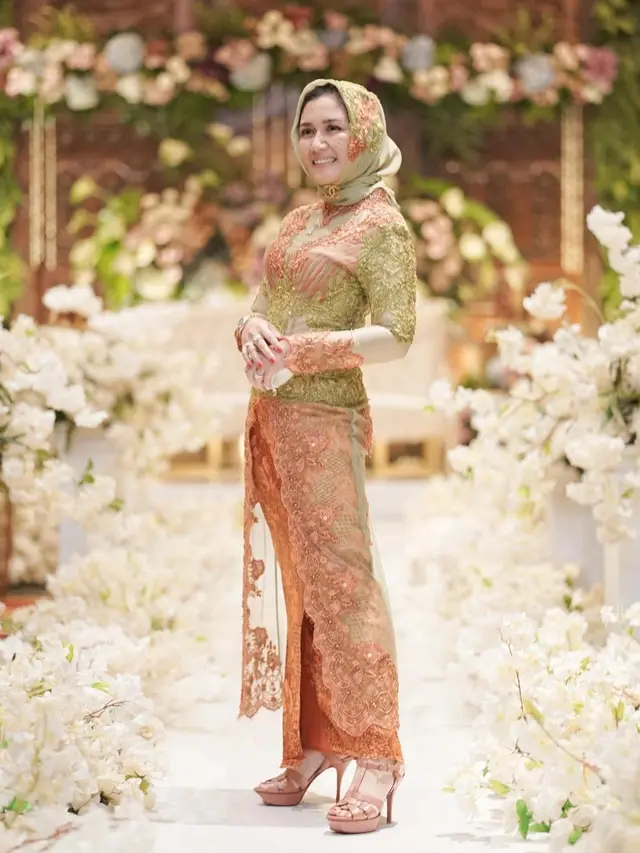 6 Potret OOTD Keluarga Desta dan Natasha Rizki yang Selalu Tampil Kompak dan Stylish