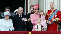 Keluarga Kerajaan Inggris dalam upacara tahunan Trooping the Colour  (AP Photo/Kirsty Wigglesworth)