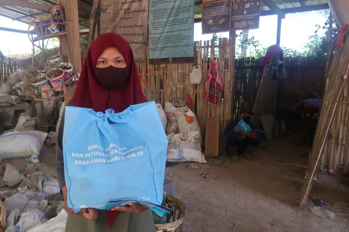 Bantuan Pengaman dari Covid-19 untuk Pemulung dan Petugas Kebersihan