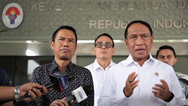 Menpora Zainudin Amali dan Sekjen PSSI, Yunus Nusi.