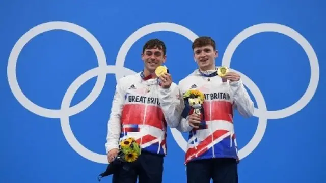 Tom Daley dan Matty Lee memperoleh medali emas dalam ajang Olimpiade Tokyo 2020 (AFP)
