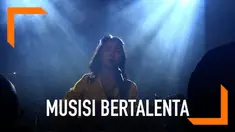 Nugie mencoba untuk memproduseri keponakannya dalam bermusik. Drummer The Dance Company itu merasa Tanita memiliki talenta dan ciri khas tersendiri.