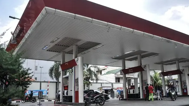 Pertalite kosong di salah satu SPBU Jakarta. ©2022 Merdeka.com/Iqbal Nugroho
