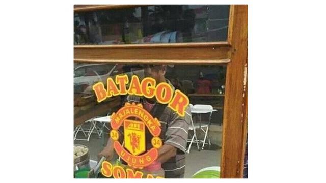 8 Plesetan Tulisan Spanduk Warung Makan Ini Bikin Tepuk Jidat