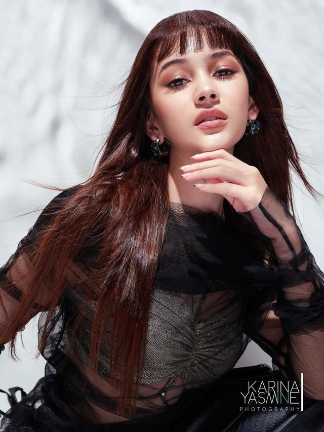 6 Pemotretan Sandrinna Michelle Paling Curi Perhatian, Bikin Pangling