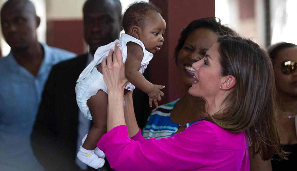 FOTO: Saat Ratu Letizia dari Spanyol Bercengkrama dengan ...
