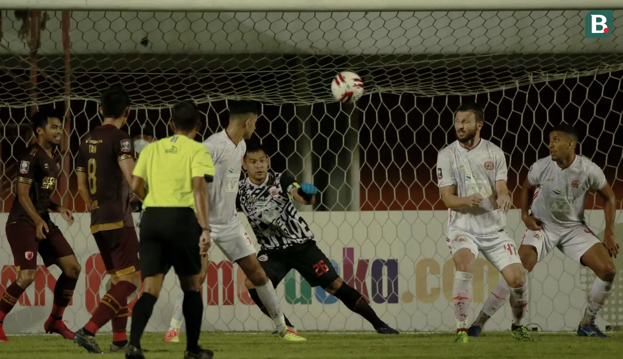 Pada Piala Menpora 2021, Andritany ini sudah kebobolan tiga gol di Piala Menpora. Namun, Andritany juga sukses mencatatkan tiga clean sheet untuk klub berjulukan Macan Kemayoran itu. (Foto: Bola.com/Ikhwan Yanuar)