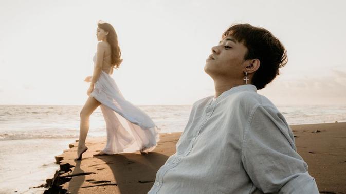 FOTO: Prewedding Reza Arap dan Wendy Walters di Bali ...