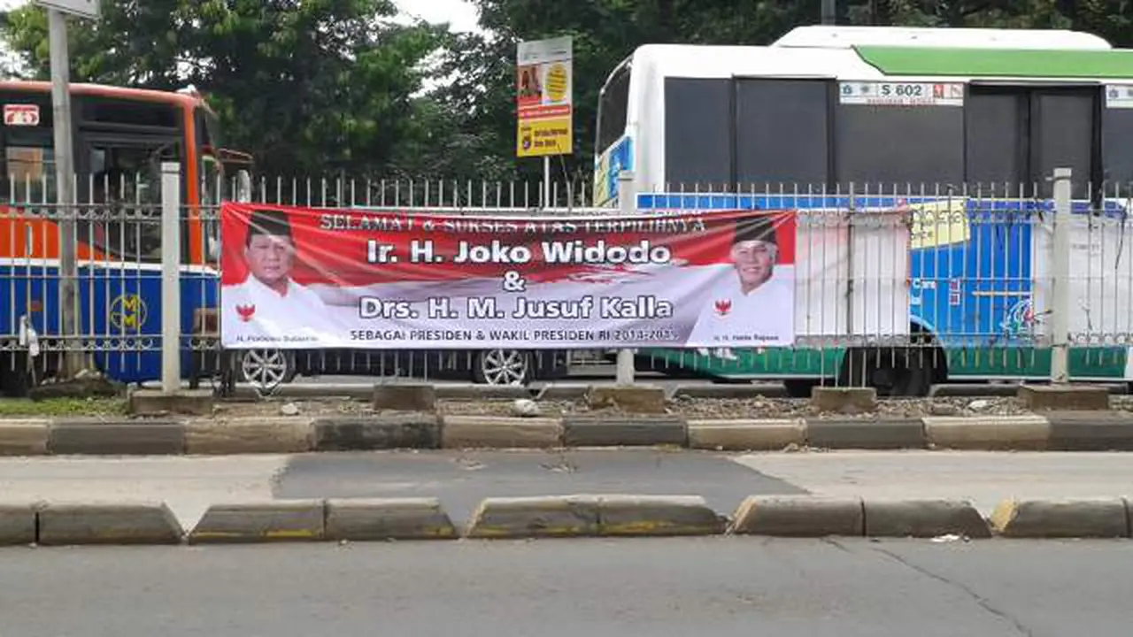 Prabowo-Hatta Ucapkan Selamat ke Jokowi-JK Lewat Spanduk