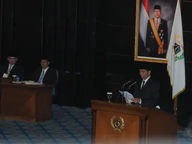 Jokowi membacakan pidato pengunduran dirinya sebagai gubernur di Rapat Paripurna DPRD DKI Jakarta, (2/10/14). (Liputan6.com/Herman Zakharia) 