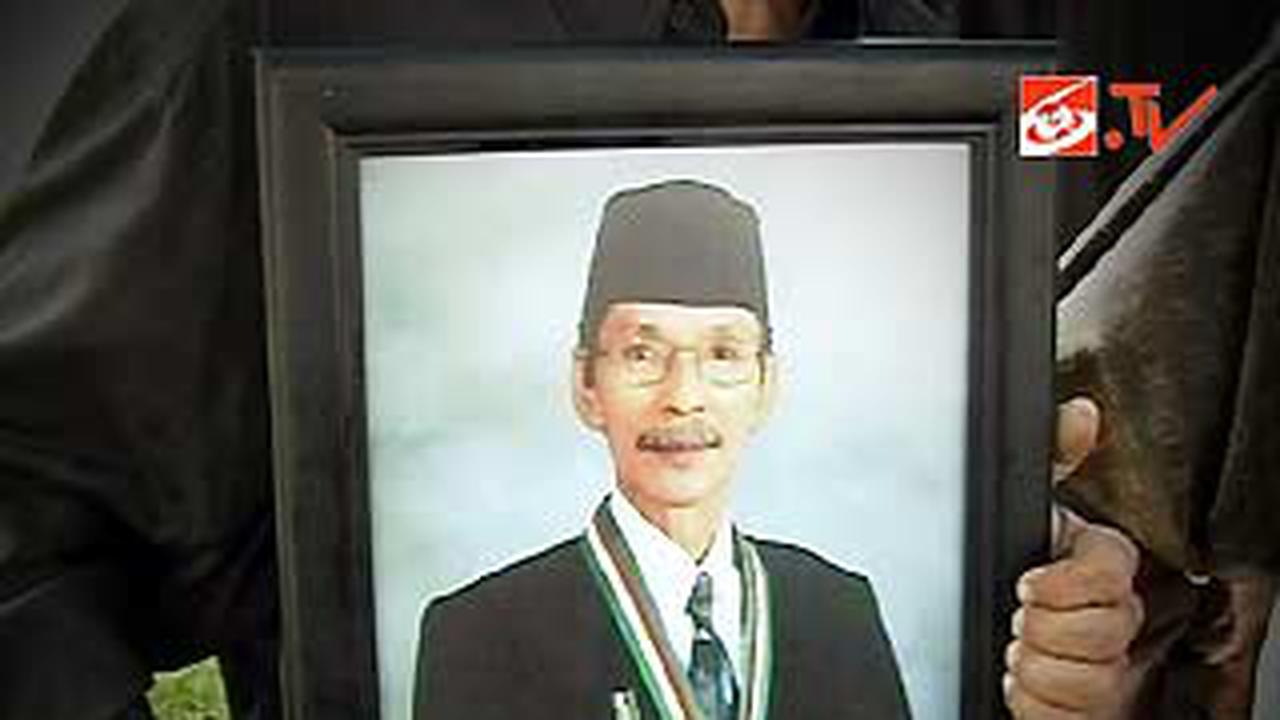 AT Mahmud Dimakamkan