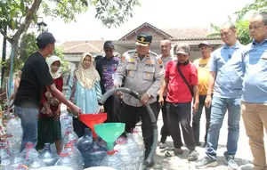 Bantuan Air Bersih untuk Warga Terdampak Kekeringan di Semarang