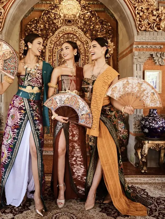Ketiga perempuan cantik ini tampil dengan baju adat Bali dari Cahya Dewi Bali. @missuniverse_id