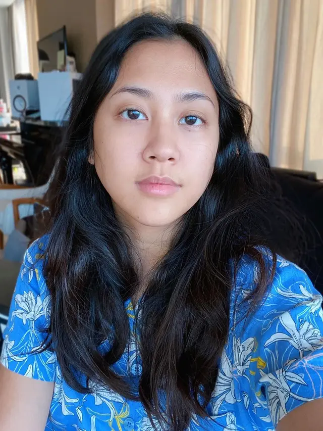 Bak Tak Menua, Ini 7 Potret Sherina Munaf Tanpa Makeup