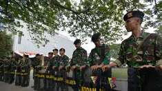 Di hari pembacaan putusan sengketa Pilpres oleh Mahkamah Konstitusi penjagaan ketat juga tampak di Balaikota Jakarta.