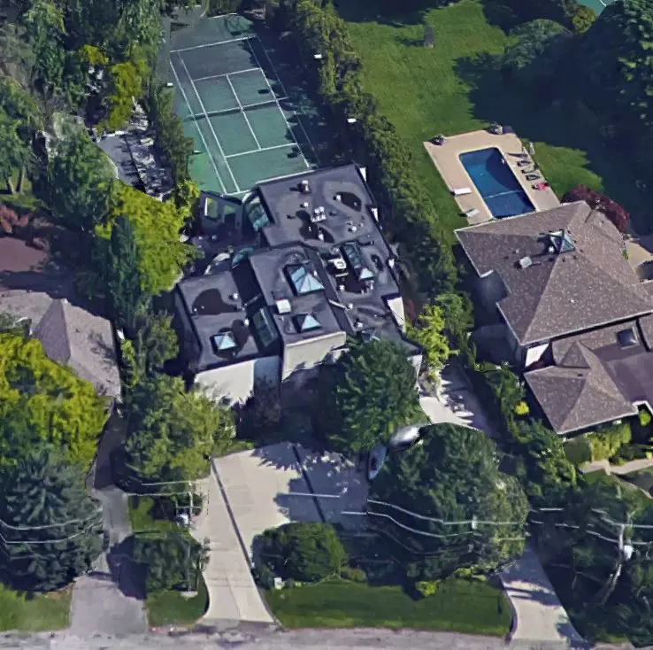 Rumah pasangan milyader Barry Sherman dan istri dilihat dari Google Maps.