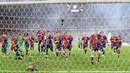 Hingga laga usai tak ada lagi tambahan gol yang tercipta. Barcelona menang 5-2 atas Real Madrid dan memastikan juara Piala Super Spanyol 2025. (FADEL SENNA/AFP)