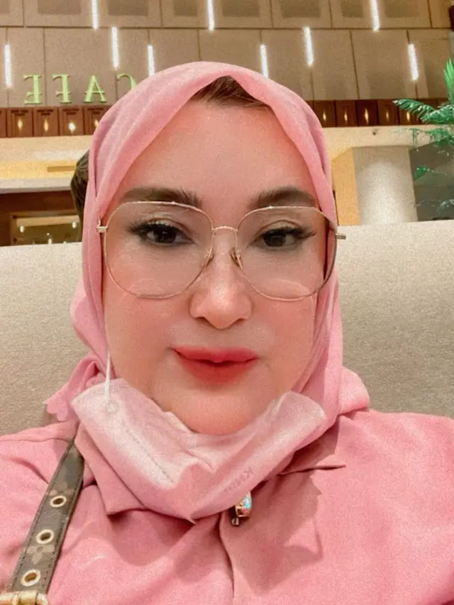 7 Potret Ricca Rachim, Istri Rhoma Irama yang Jarang tersorot dan Awet Muda