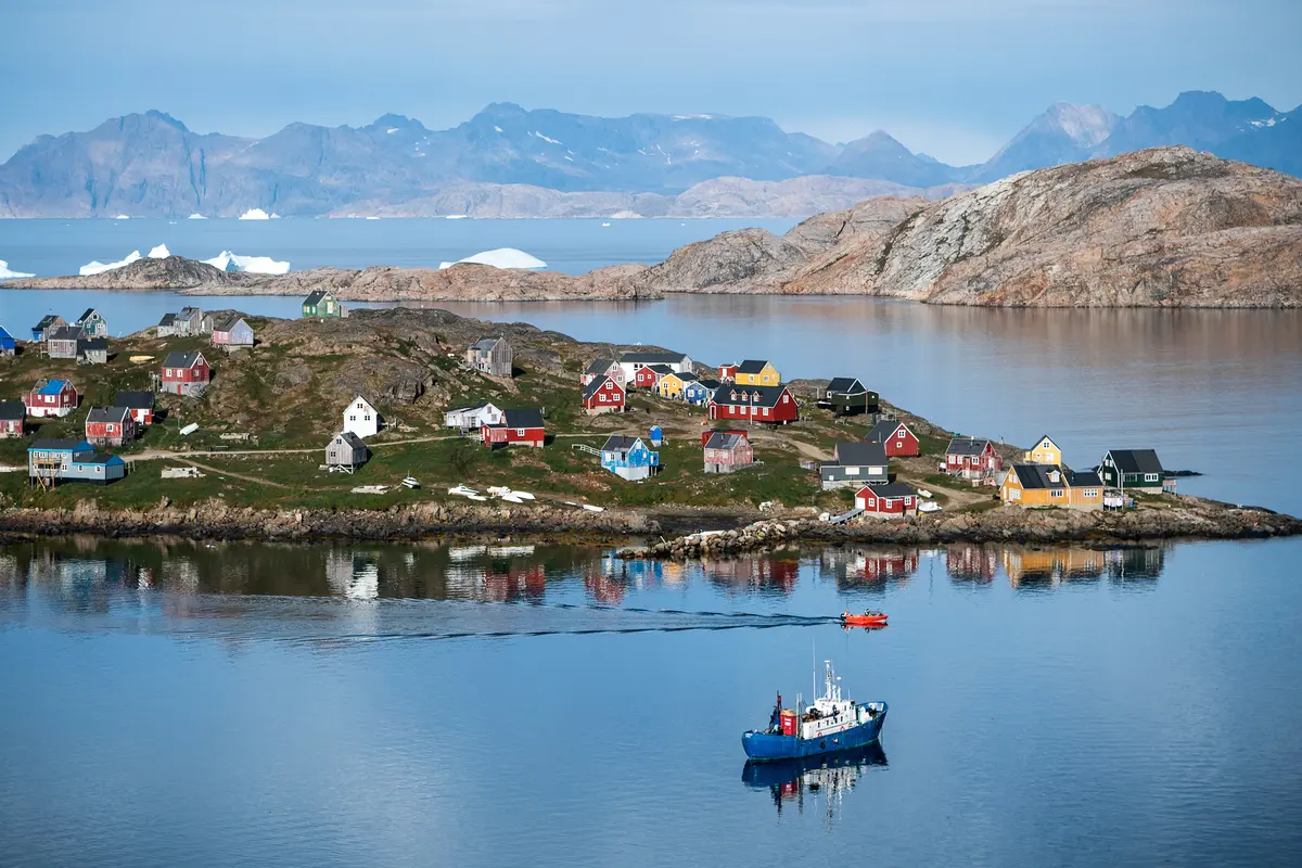 Melihat Kehidupan Masyarakat Desa Terpencil di Greenland