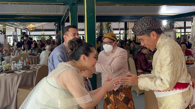 Raffi Ahmad dan Nagita Slavina di nikahan Kaesang-Erina (Instagram/raffinagita1717)