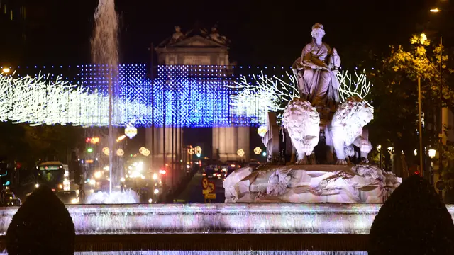 Monumen Air Mancur Dewi Cibeles di pusat kota Madrid