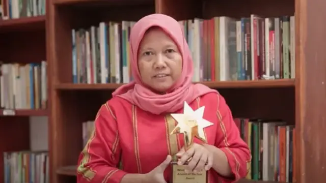 Siti Badriah memperoleh penghargaan untuk kategori Women Empowernment and Social lnclusion Award (Kedubes Australia)
