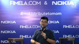 Perwakilan Nokia, Tony memberi keterangan saat acara #Nokiatributetomom yang diselenggarakan Fimela.com dan Nokia di Kota Kasablanka, Jakarta, Minggu (27/5). Pihak Nokia memperkenalkan produk terbarunya. (Liputan6.com/Helmi Fithriansyah)