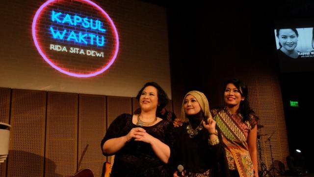 Kapsul Waktu Rida Sita Dewi Ajak Penonton Bernostalgia