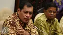 Idrus Marham (kanan), bersama Ketua Harian DPP Partai Golkar Nurdin Halid (kiri) memberikan keterangan pers setelah melakukan rapat pleno Fraksi PG DPR yang membahas pergantian Ketua DPR di Gedung DPR/MPR, Jakarta, Rabu (23/11). (Liputan6.com/Johan Tallo)