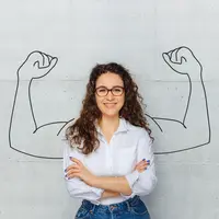 Ilustrasi perempuan dengan otak cerdas dan fisik kuat/copyright shutterstock.com/Igor Link